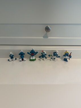 Vintage Smurf Figurine Set